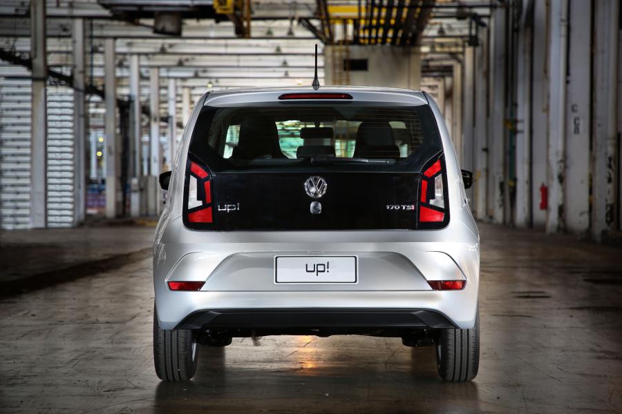  Volkswagen up! Connect 2017 года  (LA) (фото 15 из 19)